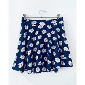 NWOT 🌼 Fifty Street Daisy Navy Skater Mini Skirt